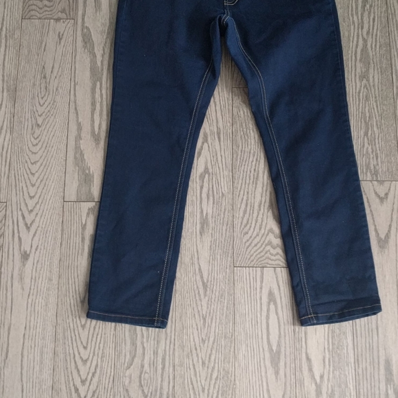 Beautiful crop jeans by Kenneth Cole reaction 🍀 - Picture 4 of 12